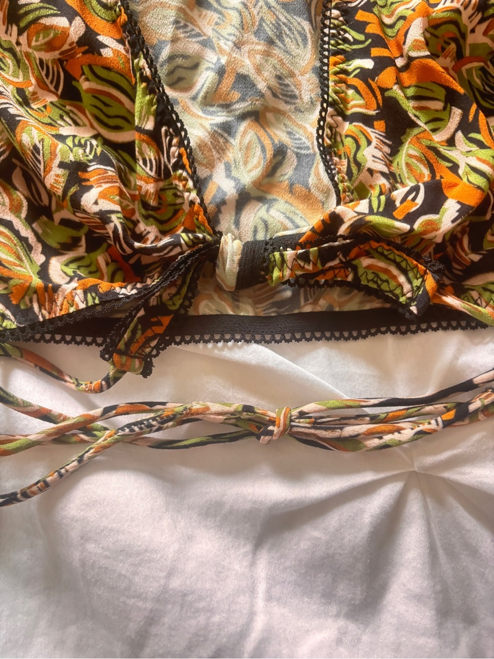 ASTR The Label Printed Tie Back Crop Top XS NWT Boho - Picture 3 of 6